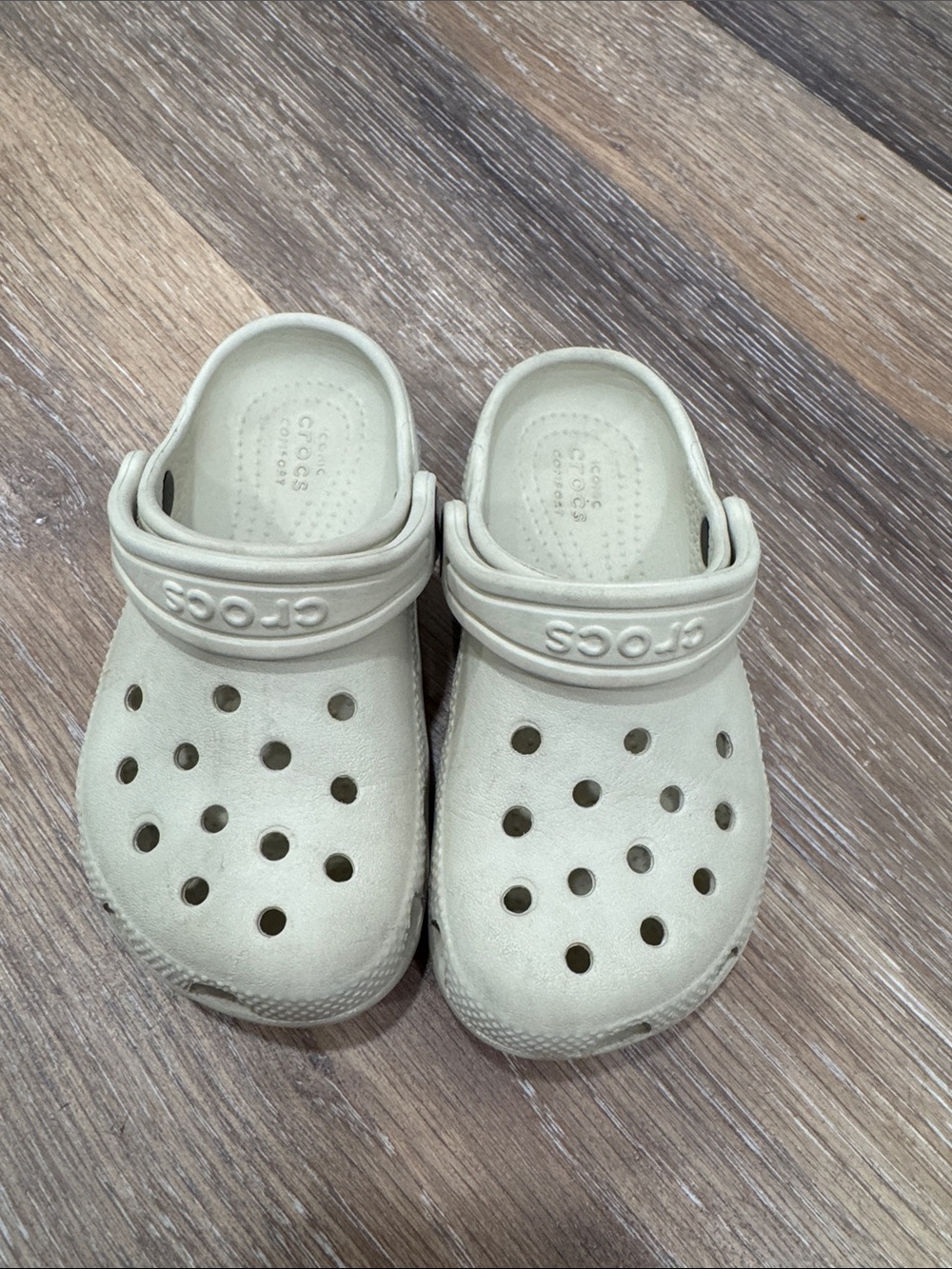 Crocs, size 10C, cream, GENDER NEUTRAL